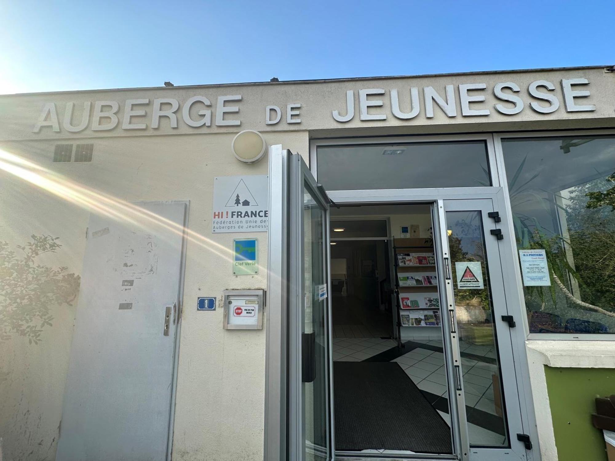 Auberge De Jeunesse Hi بواتييه المظهر الخارجي الصورة